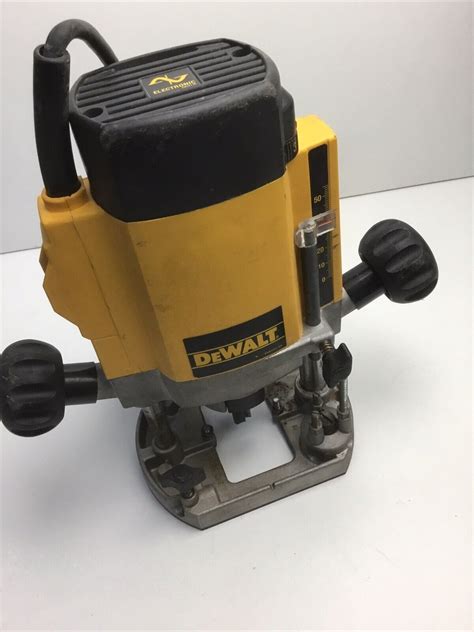 Dewalt Dw Lx V W Variable Speed Plunge Router With T Stak