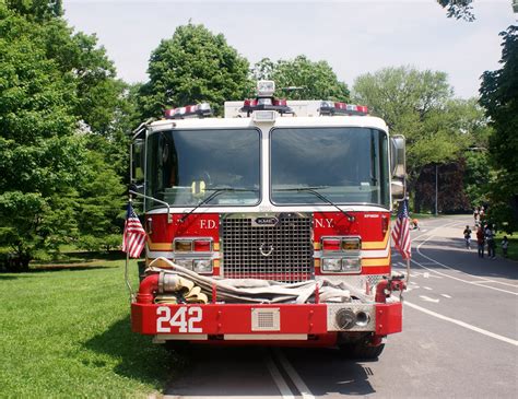 FDNY Engine 242 | Fdny, Fire trucks, Fire service