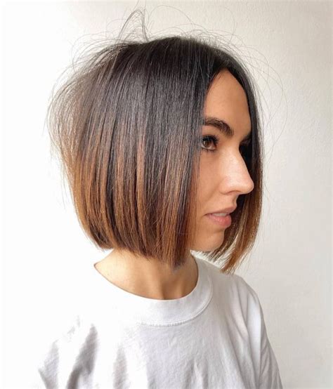 Blunt Chocolate And Caramel Balayage Bob Chin Length Haircuts Blunt Bob Haircuts Oval Face