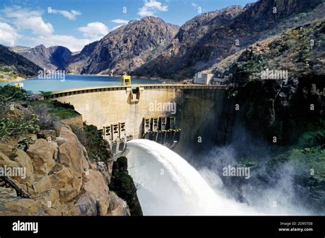 Cahora bassa hi-res stock photography and images - Alamy