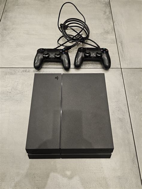 Konsola PS 4 1 TB 2 Pady Okablowanie Jaworzno OLX Pl