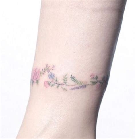 Med Tech Запись со стены Wrist tattoos Flower wrist tattoos Wrap