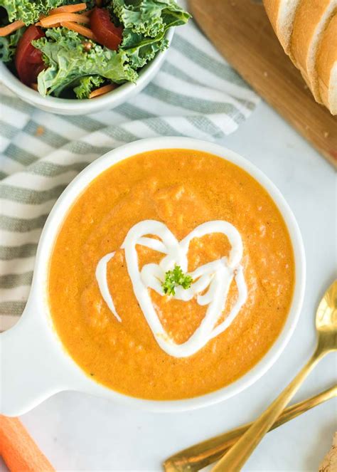 Creamy Roasted Carrot Ginger Soup