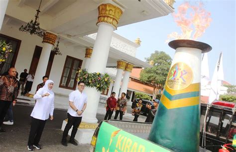 Usai Menginap Semalam Di Grahadi Obor Porprov Jatim Dibawa Ke Gelora