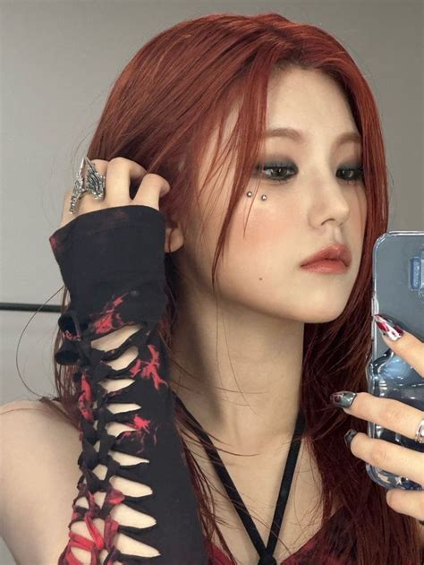 Pin by Sakhumzi thozamile on ITZY | Itzy, Kpop girls, Girl