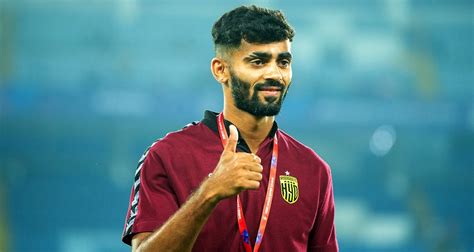 Hyderabad Fc Complete Akash Mishra Transfer To Mumbai City