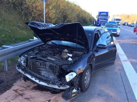 Hohenstein Ernstthal Wüstenbrand Stau nach Unfall auf der A4 Freie