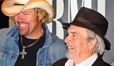 Toby Keith Honors Merle Haggard At The American Country Countdown