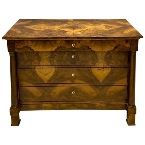 Commode De Style Biedermeier En Noyer Du D But Du Xixe Si Cle