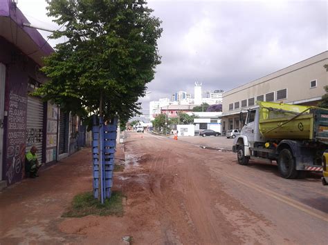 Adutora Da Sabesp Rompe E Bloqueia Avenida Vila Ema Na Zona Leste