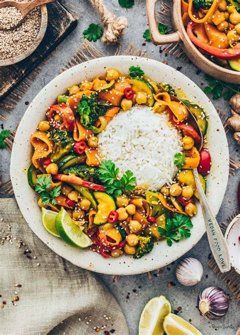 Gelbes Gemüse Curry mit Kichererbsen Bianca Zapatka Rezepte