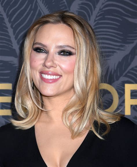 Scarlett Johansson Golden Heart Awards Cleavage Breasts Hot Celebs Home