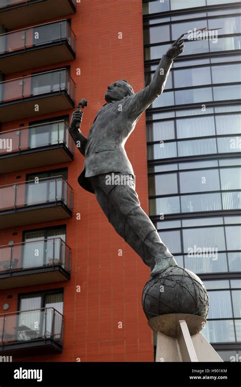 Guglielmo Marconi statue, Chelmsford, Essex Stock Photo - Alamy