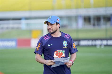 Arthur Elias Comanda Primeiro Treino Como T Cnico Da Sele O Brasileira