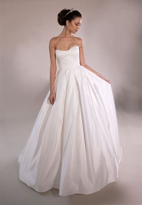 Sweetheart Strapless Ball Gown Wedding Dress