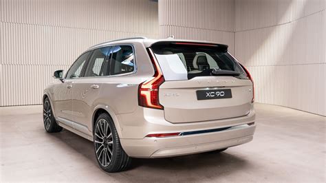 2025.5 Volvo XC90 brings SUV's design and tech into modern era