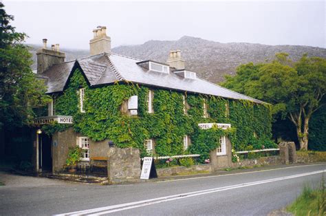 This hotel in Snowdonia, Wales (UK) : r/CozyPlaces