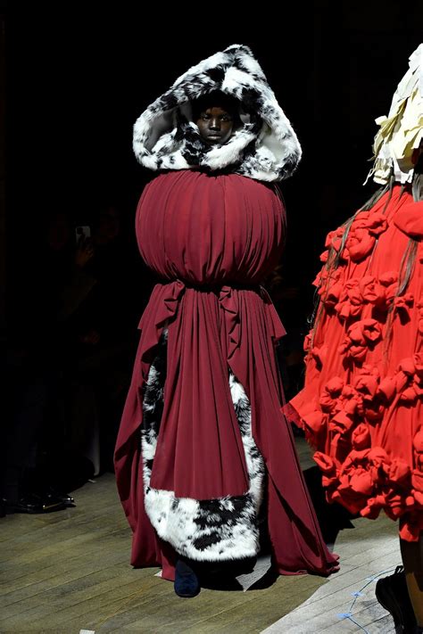 Comme Des Garcons Fashion Show Runway Ready To Wear Fall Winter