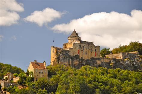 Brief History of French Castles over time | Outstanding holidays