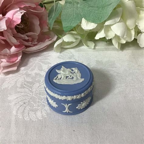 Vintage Wedgwood Jasperware Blue White Pattern Small Round Pill Box S