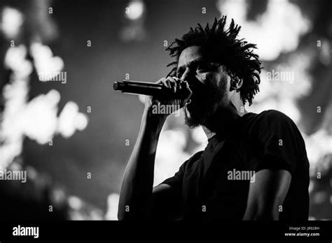 Hiphop Black And White Stock Photos And Images Alamy