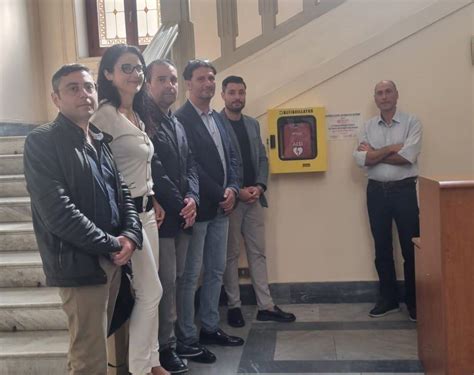 Cardioprotezione A Reggio Calabria Defibrillatore Al Comune Ed All