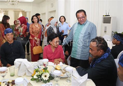 Bantu Perajin Batik Baduy Antara Foto