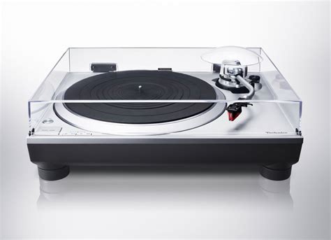 Technics Unveils New SL 1200 MK7 And SL 1500C Turntables