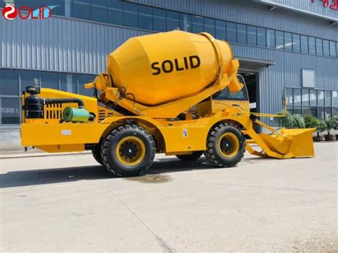 Solid 4 Cbm Self Feeding Mixer Truck For Mixing And Transport Concrete