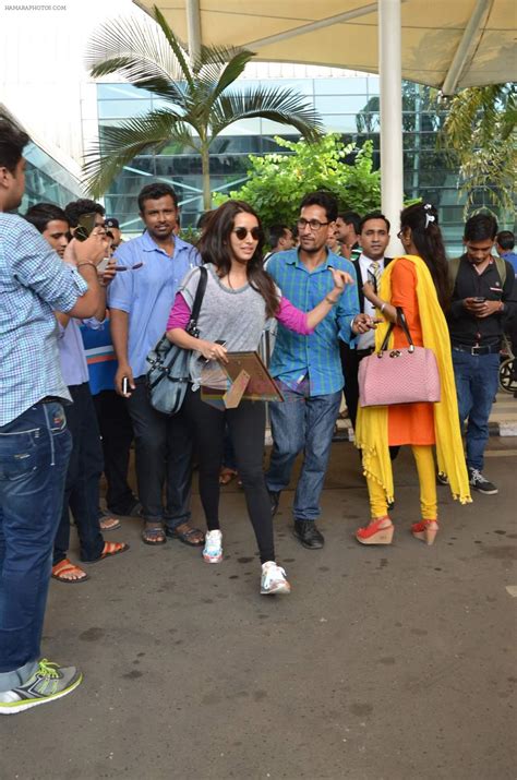 Shraddha Kapoor Snapped At The Domestic Airport On 2nd Oct 2015