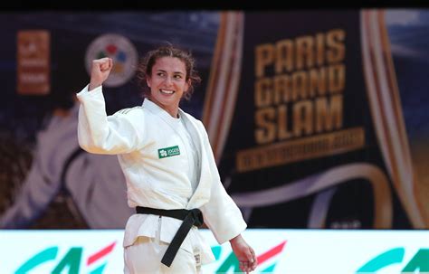 Visão Judoca Bárbara Timo conquista medalha de prata no Grand Slam de