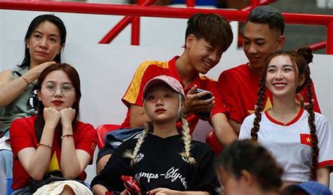 Chiêm ngưỡng nhan sắc mỹ miều của hot girl tik tok tiếp lửa cho U Việt Nam Tinmoi