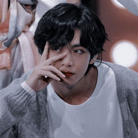 𝐈𝐂𝐎𝐍𝐒┆金泰亨 𝗉𝗂𝗇𝗍𝖾𝗋𝖾𝗌𝗍 ﹫𝖺𝗋𝗍𝖾𝗌𝗍𝗁𝗂𝖼 Kim Taehyung Bts Taehyung Taehyung