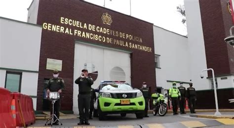 Duelo En Estaciones De Policía Del País Encendieron Sirenas Por El