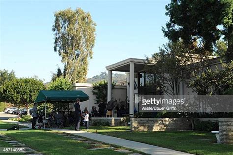 Mount Sinai Memorial Park Cemetery Photos and Premium High Res Pictures ...