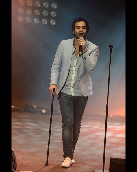 Photo : Le chanteur Ycare sur la scène du Zénith de Lille lors de la