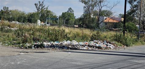 REPORTAN TIRADERO CLANDESTINO Y QUEMA DE BASURA EN CALLE EMILIANO