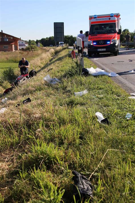 Mann Stirbt Bei Motorradunfall Auf Der B