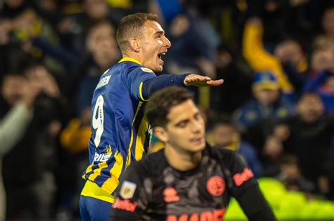 El Hist Rico Podio Al Que Ingres Marco Ruben En Rosario Central El