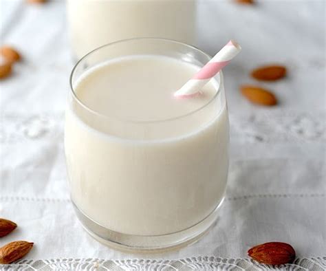 Homemade almond milk recipe - ONEjive.com