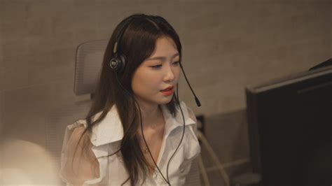 Call Center Accepts Everything Stills Movie 2021 다 받아주는 콜센터