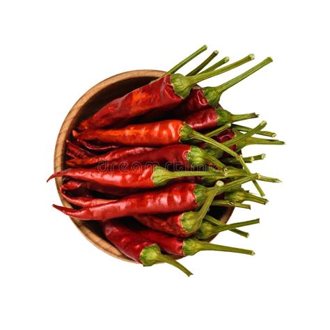 Grand Nombre Des Cosses Rouges De Piments Dans La Cuvette En Bois D