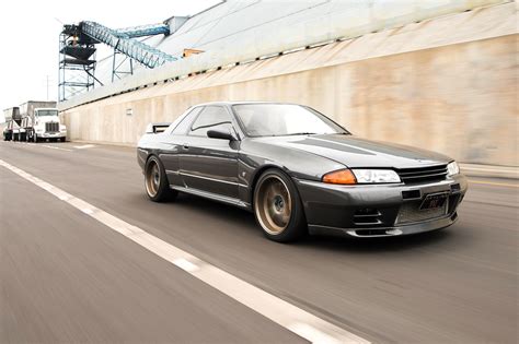 Collectible Classic 1989 1994 Nissan Skyline GT R R32