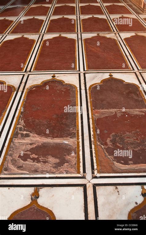 Taj Mahal mosque floor, Agra, India Stock Photo - Alamy