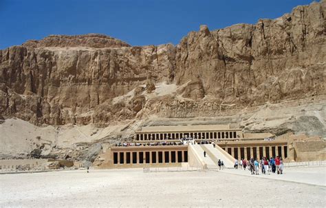 object space building place: MORTUARY TEMPLE OF QUEEN HATSHEPSUT