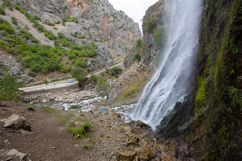 Conocida como la segunda cascada más alta del mundo Kapuzba Waterfall