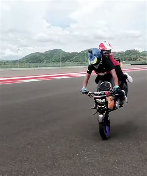 Viral Dua Pengendara Motor Freestyle Di Trek Utama Sirkuit