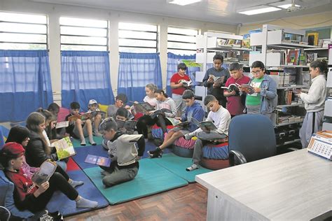 Uma Biblioteca Repleta De Novos Livros Na Emeb Jorge Ewaldo Koch Abc