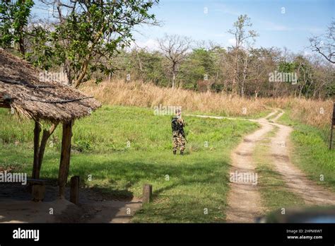 Guardaparques Del Proyecto Anticaza Furtiva Parque Nacional Chitwan