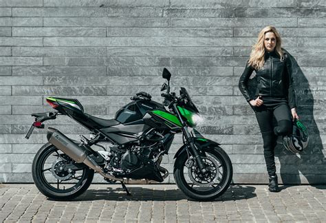 De Kawasaki S Zijn Terug Van Weggeweest Motorrijder